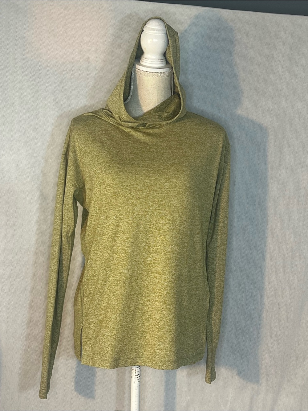 Athleta Hoodie Peat Shadow Olive Green Long Sleeves Lightweight Thumb Holes XS 👍